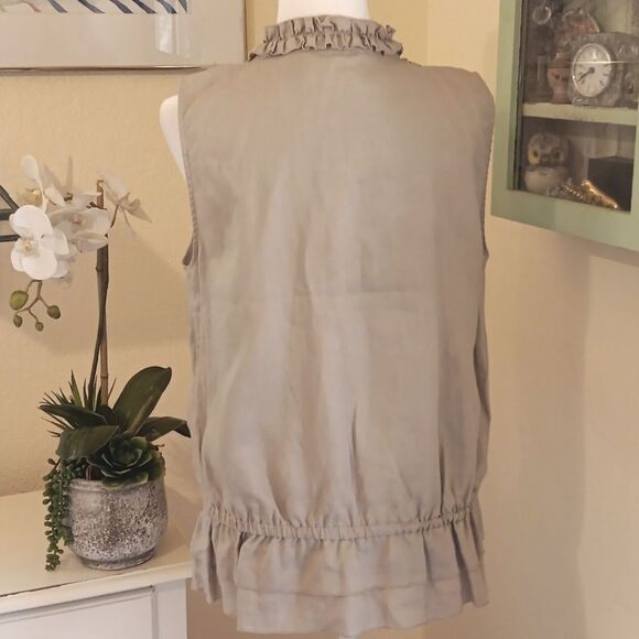 Zoe D. Ruffly Linen Top. Summer. Cruise - Picture 5 of 8